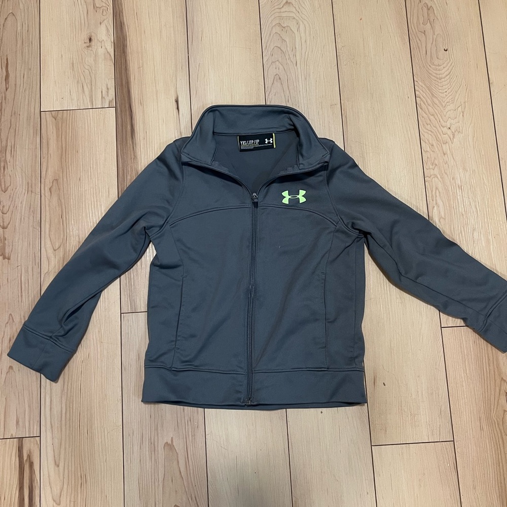 Under Armour Boys Jacket in XS